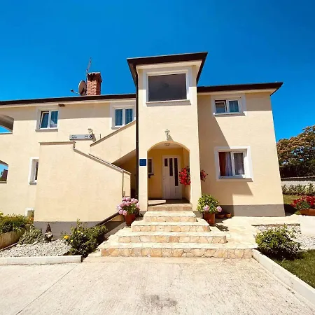Apartman Luna Sveti Lovreč Pazenatički