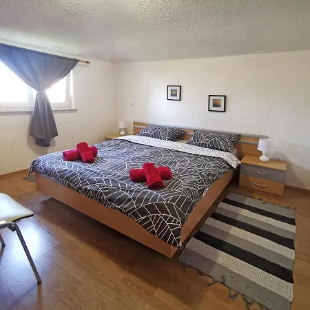 Luna Apartment *